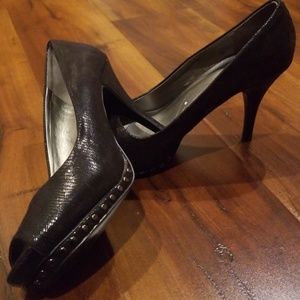 Tahari Nathan black open toe heels sz 7.5